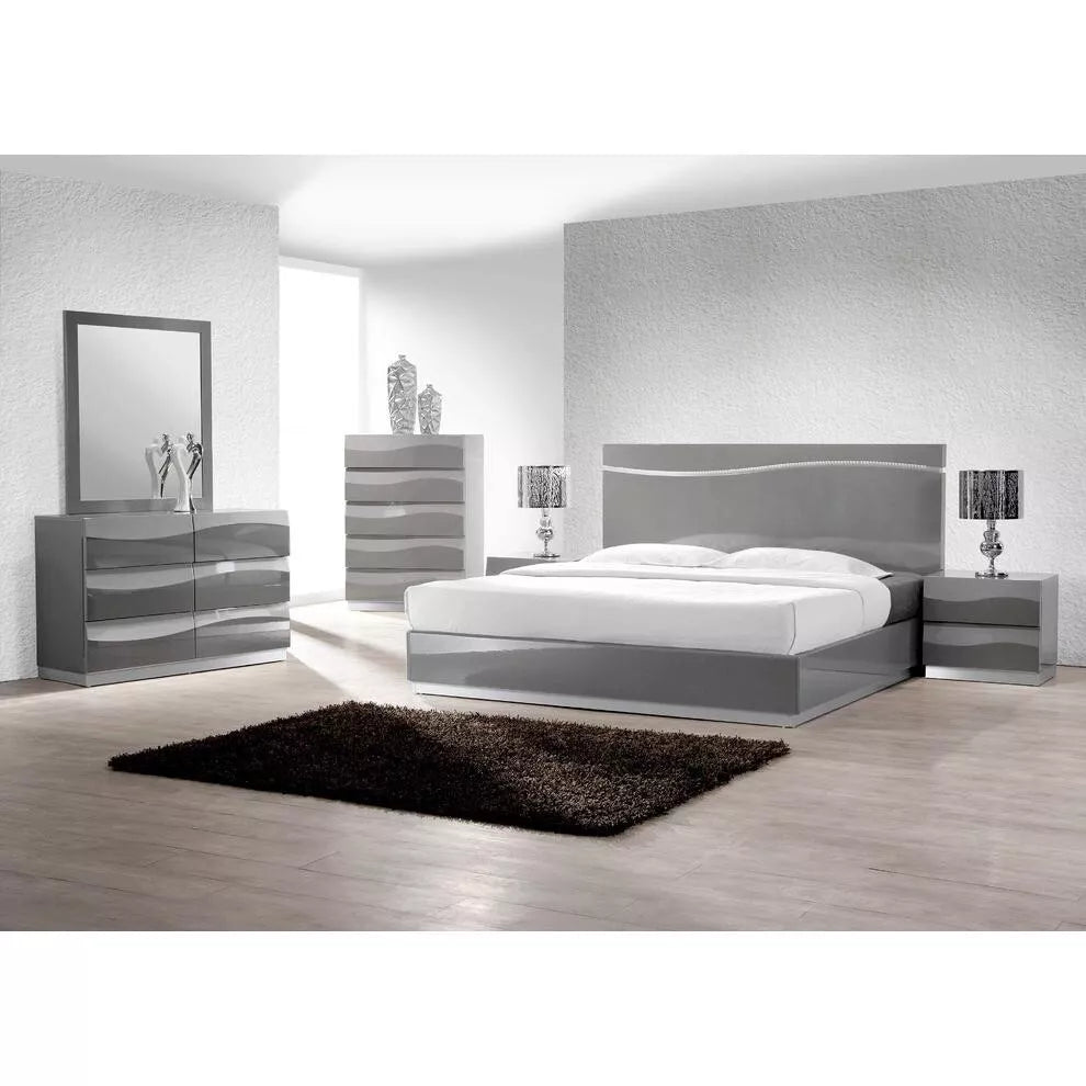 4-Piece-Eastern-King-Size-Modern-Bedroom-Furniture-Set-LED-Light-Gray-Lacquer-Finish-with-Silver-Base.2e7151fbfe302fc4d116567d8871d68d_d14c65a6-72df-4a12-bec1-fe6318b36f03